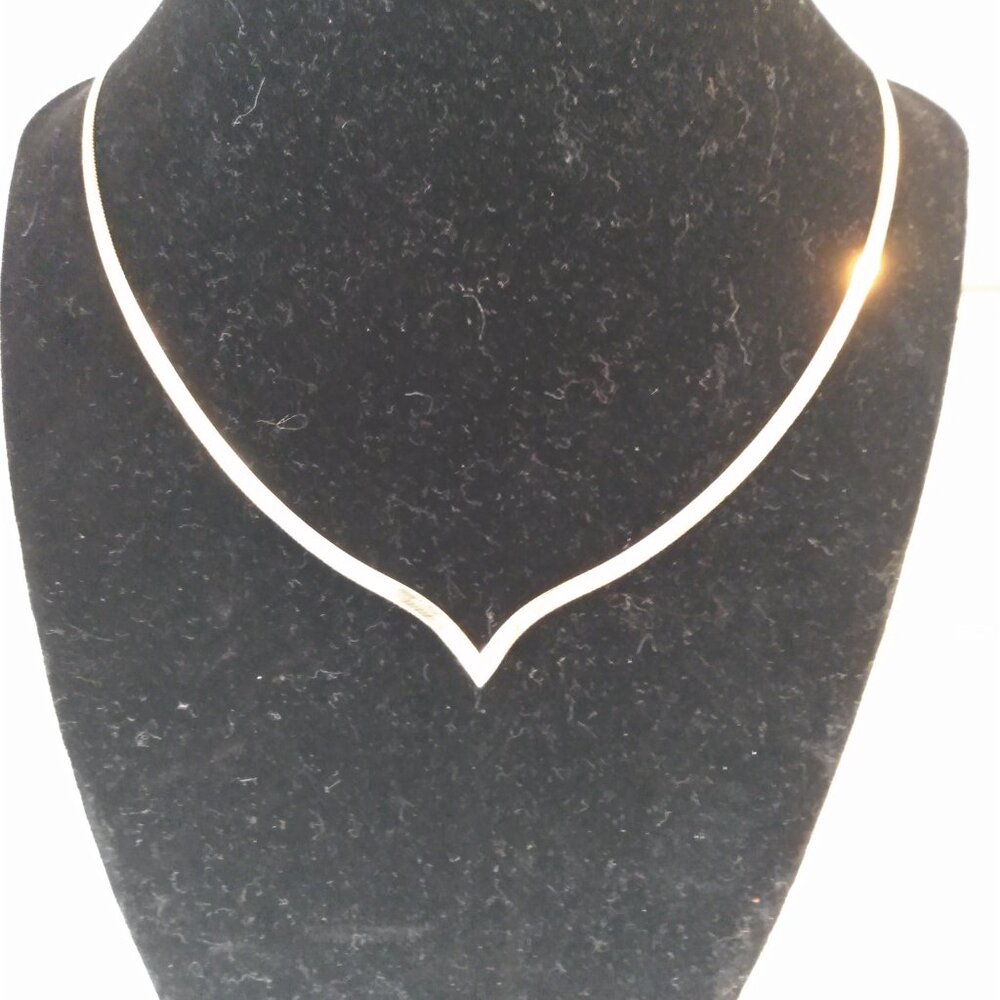 Beautiful solid 14kt gold, Chevron herringbone necklace. - Picture 16 of 16
